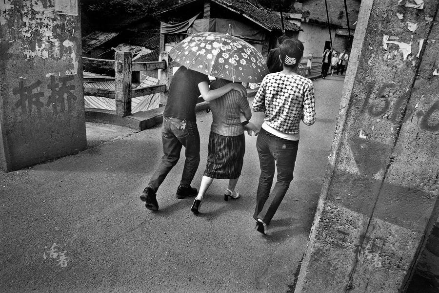 Making way for the Three Gorges Dam: a photographer captures its immigrants