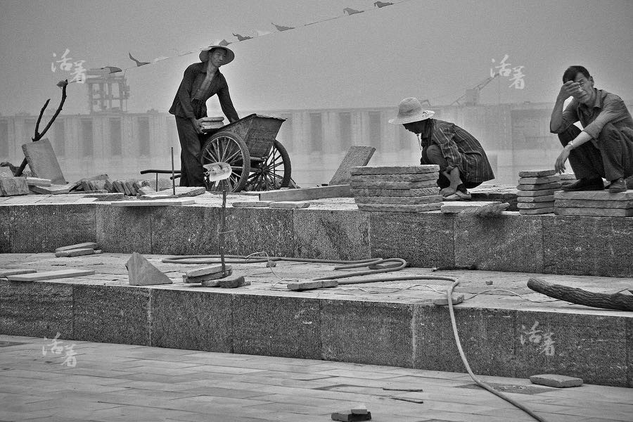 Making way for the Three Gorges Dam: a photographer captures its immigrants