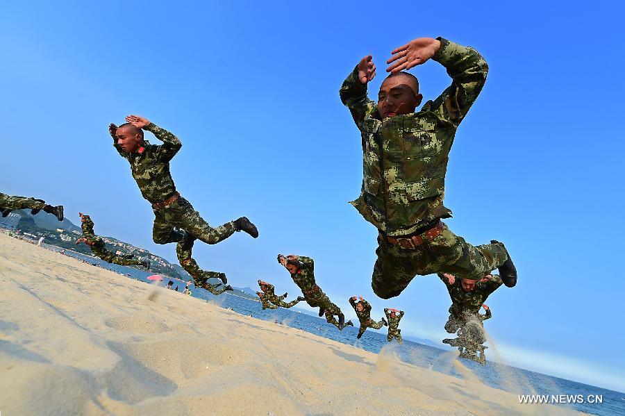 Frontier soldiers exercise in blistering heat
