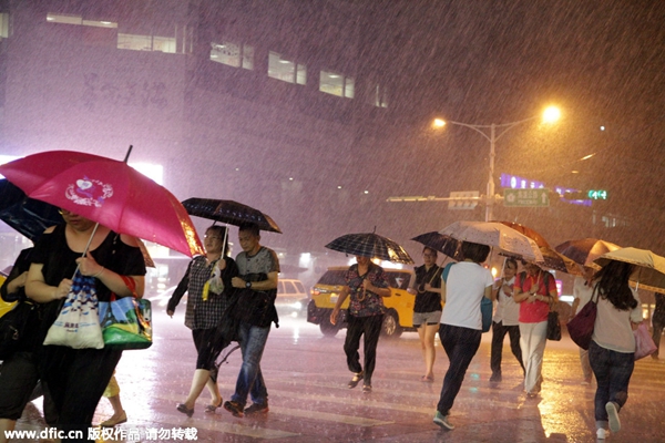 Nearly 5,000 evacuated as Typhoon Soudelor approaches E China