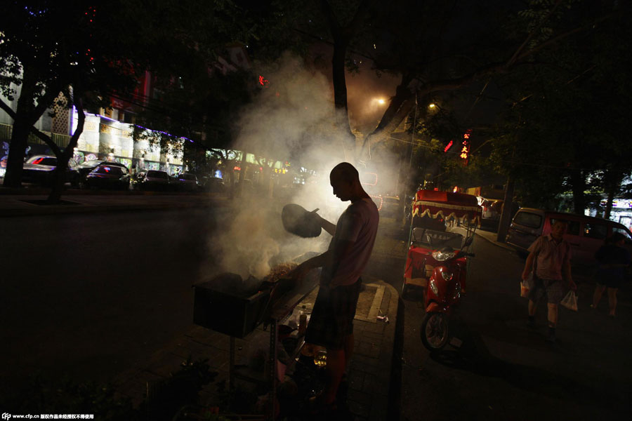 Photographer captures different shades of Beijing's nights