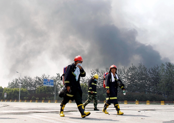 Harmful pollutants found near Tianjin site; outlets blocked