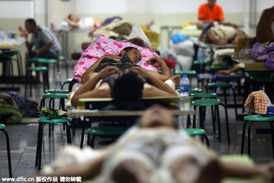 School turns into place of shelter in Tianjin