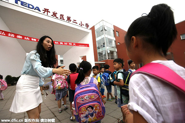 Schools reopen after Tianjin blasts