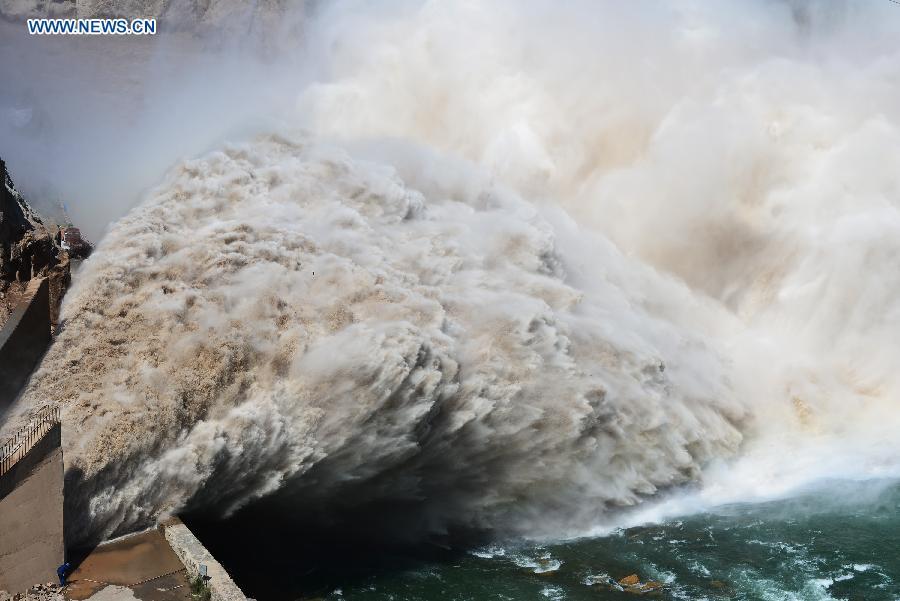 Rock plug demolished on Yellow River