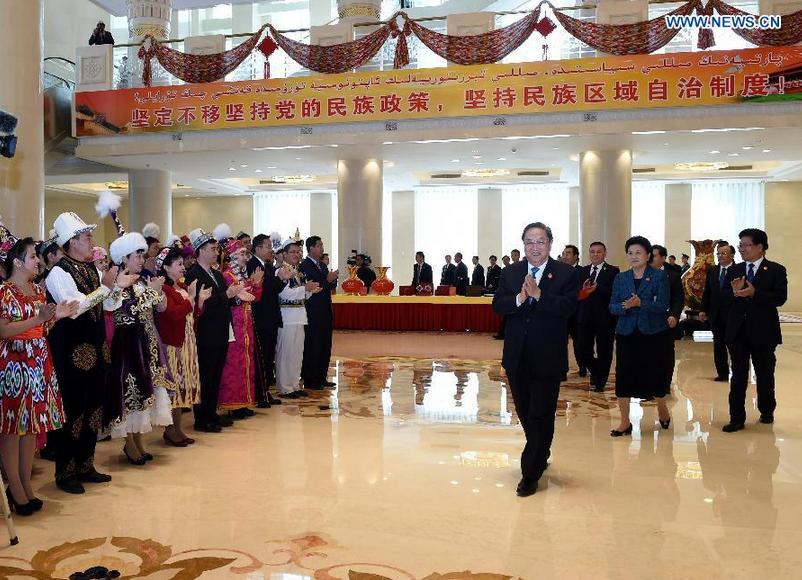 Central officials arrive in Xinjiang for 60th anniversary of autonomy