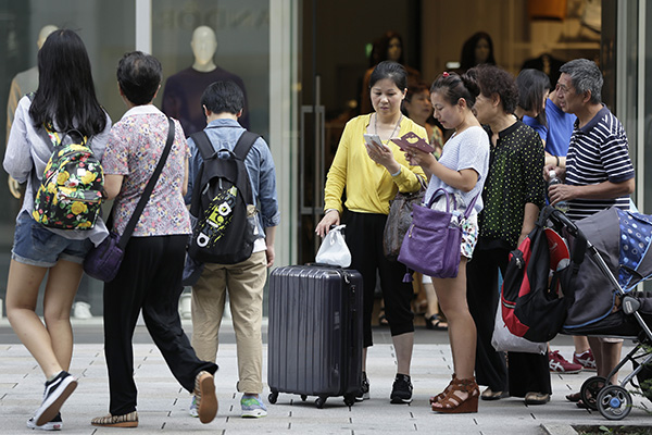 Mainlanders bypass HK for Golden Week