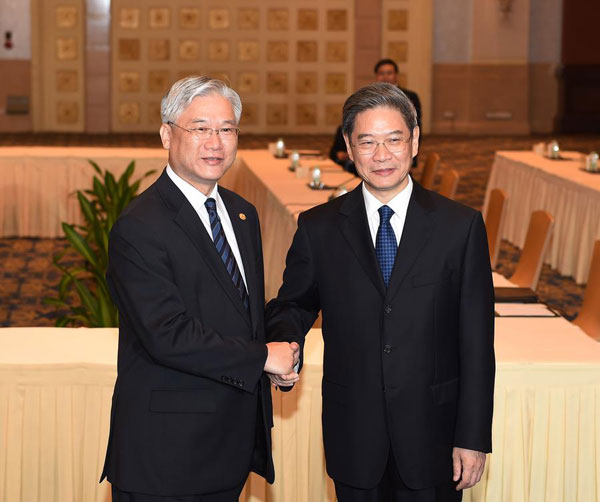 Official urges right path for mainland-Taiwan relations development