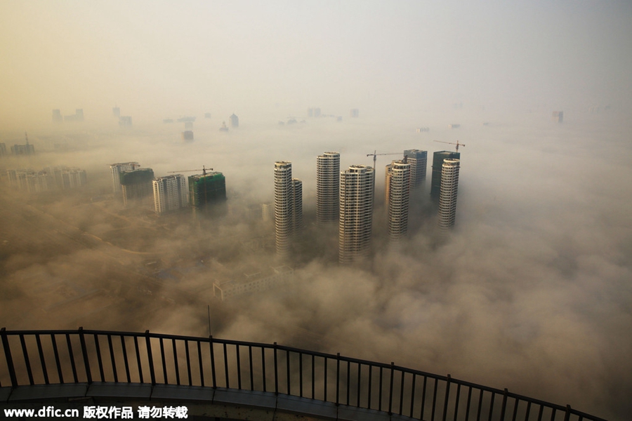Smog envelops Rizhao skyline