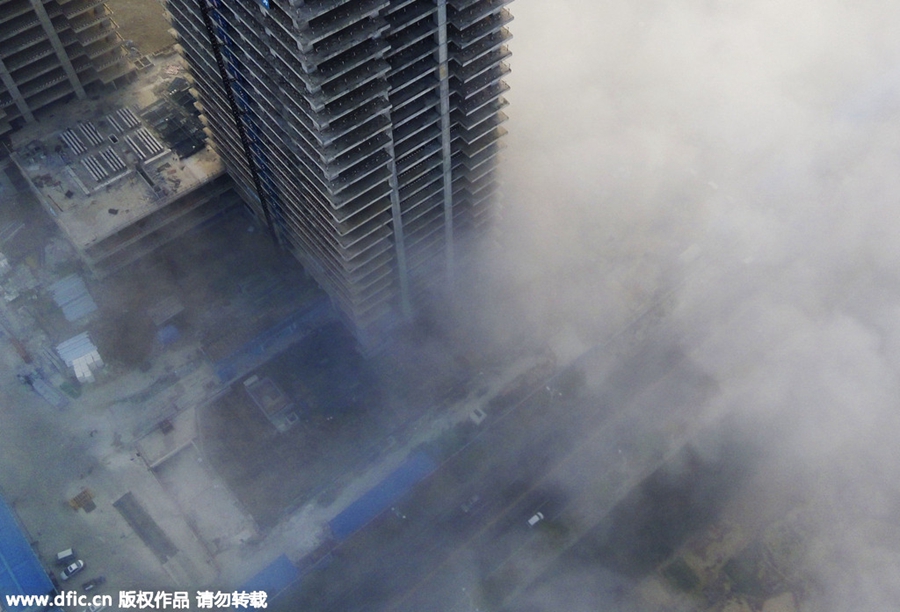 Smog envelops Rizhao skyline