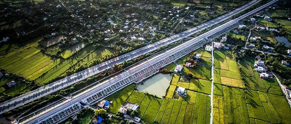 Amazing scenery along world's first around-the-island high-speed rail