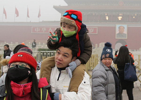 Beijing gets back its blue sky as heavy pollution disappears