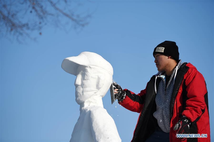 Snow sculpture contest kicks off in Harbin