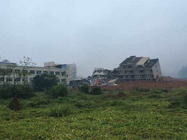 China cabinet sends group to coordinate landslide rescue