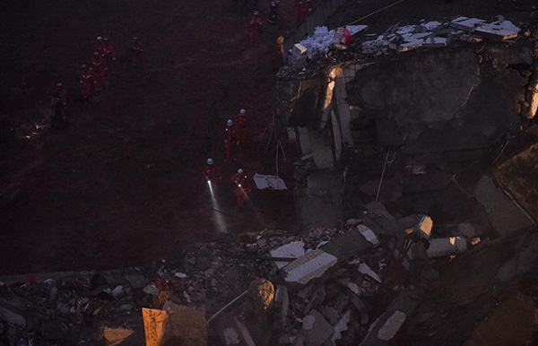 China cabinet sends group to coordinate landslide rescue