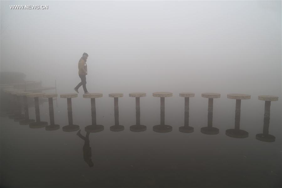 Heavy smog affects Chinese cities