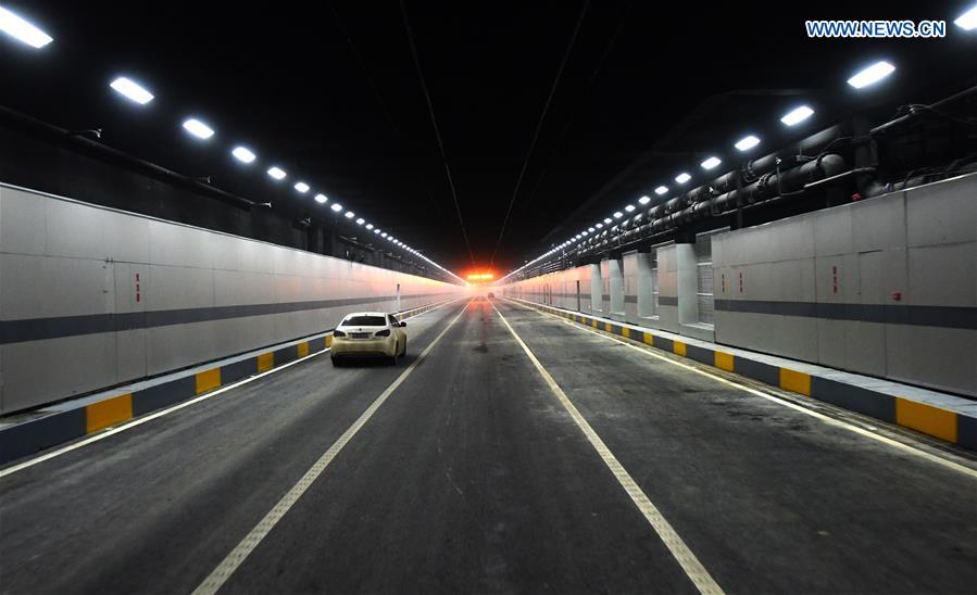 China's longest tunnel under lake open to traffic