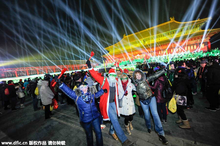 People greet new year across China