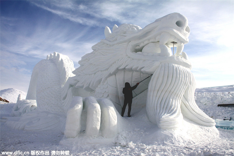 'Belt and Road Initiative' ice sculptures on display in Xinjiang