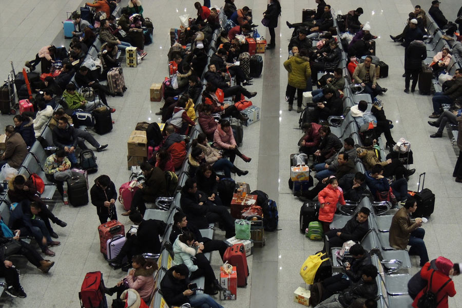 Train stations see peak in Spring Festival travelers