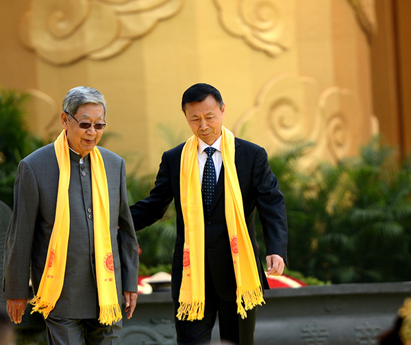 Hundreds pay their respects to Yellow Emperor in Henan