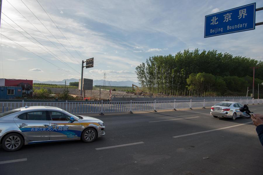 Chinese driverless cars finish long-distance road test