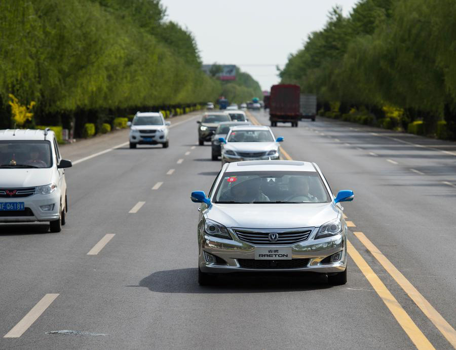 Chinese driverless cars finish long-distance road test