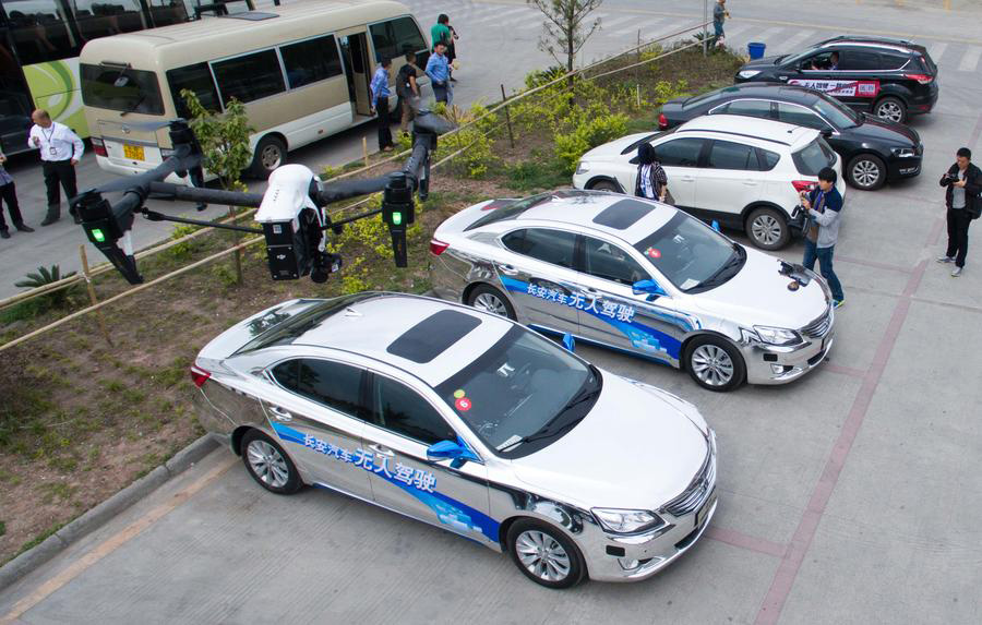 Chinese driverless cars finish long-distance road test