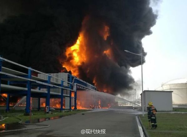 Warehouse storing chemicals and fuel catches fire in Jiangsu