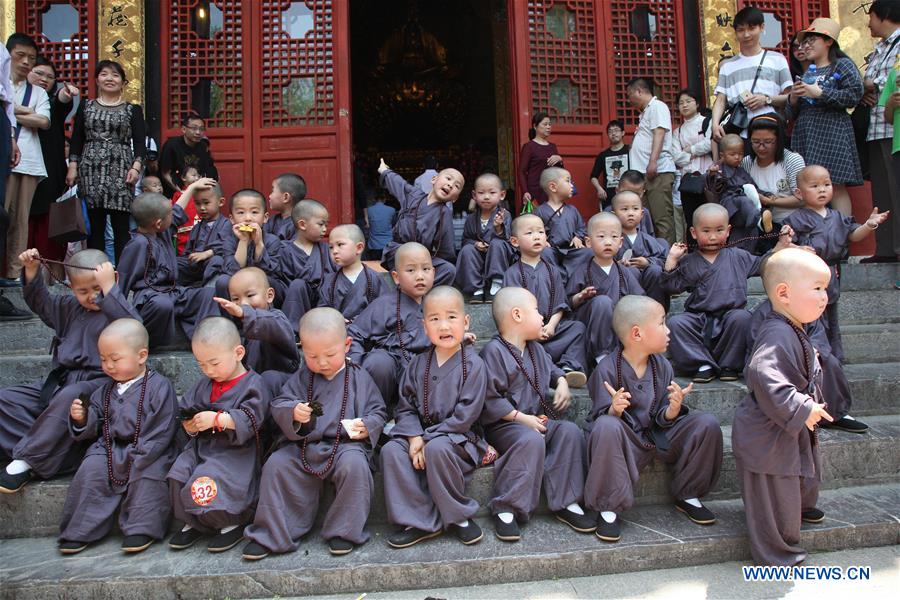 50 kids compete for 'most lovely Buddhist baby' title in E China