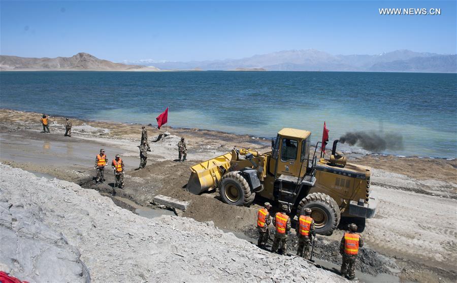 Xinjiang-Tibet Highway: Top of the world