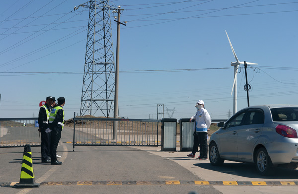 Bureau defends toll charge on popular scenic road