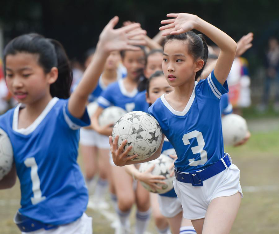 Football becomes popular in SE China's schools