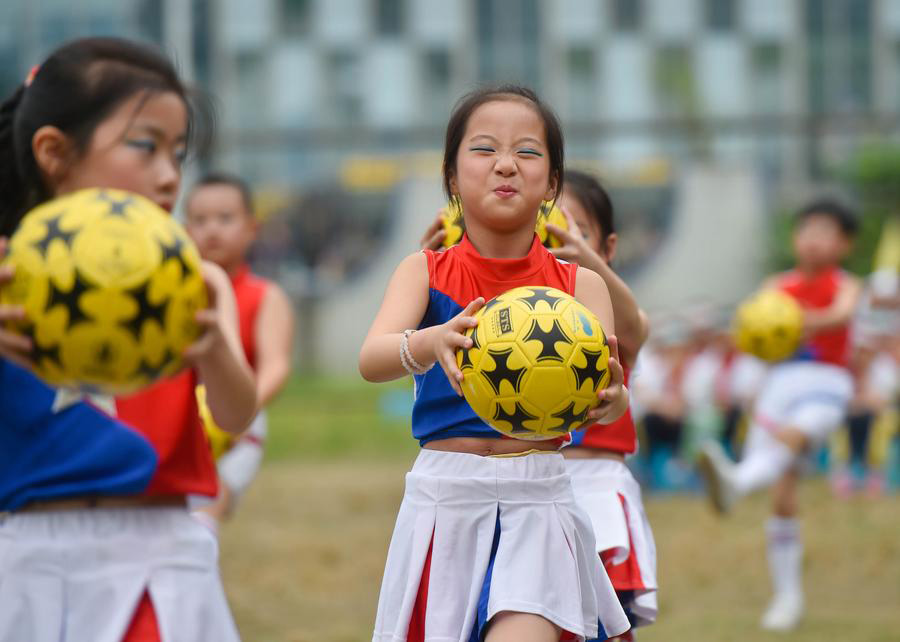 Football becomes popular in SE China's schools