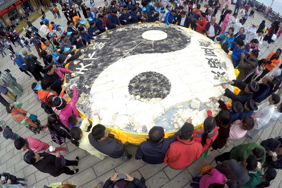 2.1-ton tofu finishes in two hours in Central China