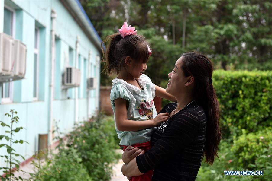 Congenital HIV carrier students in Shanxi's Red Ribbon School