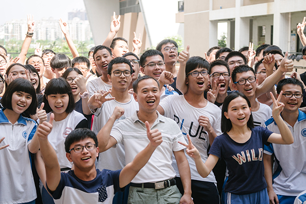 Nearly 10,000 migrant students sit for <EM>gaokao</EM> in Guangdong