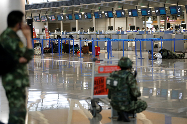 Explosion at Shanghai Pudong airport leaves five injured