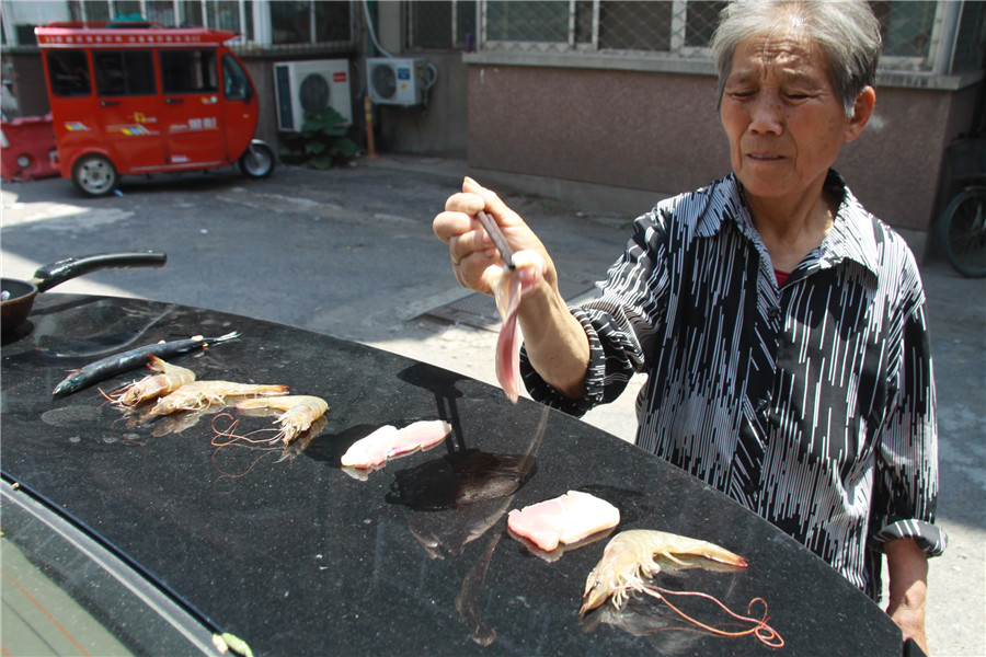 Scorching heat strikes cities around China