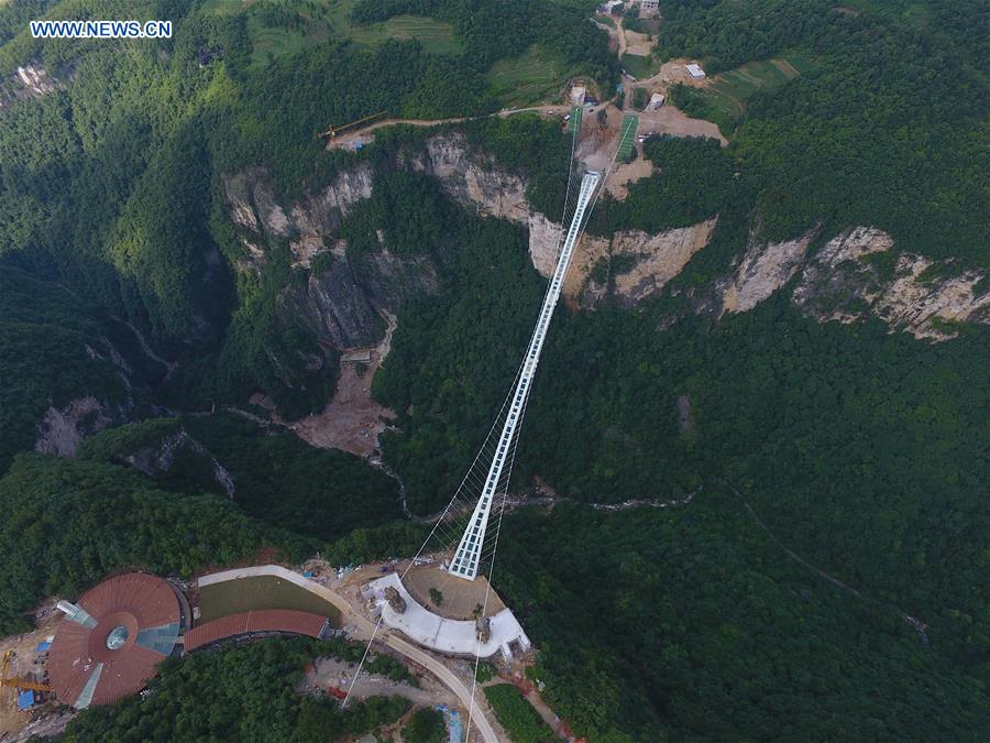 World's longest glass bridge to be put into use