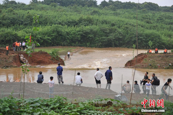 Rain continues across southern China