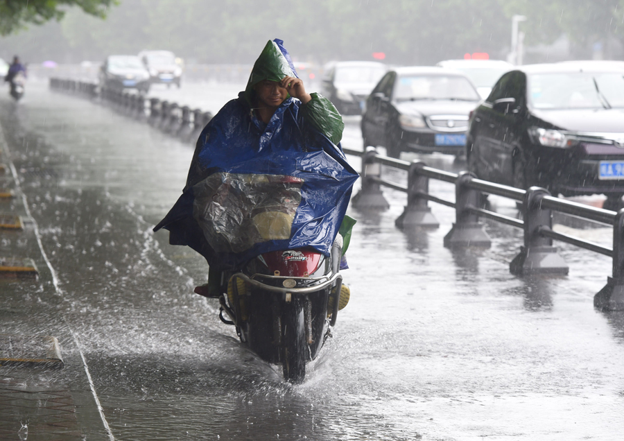 Flood causes overflow of 35 reservoirs in East China's Anhui