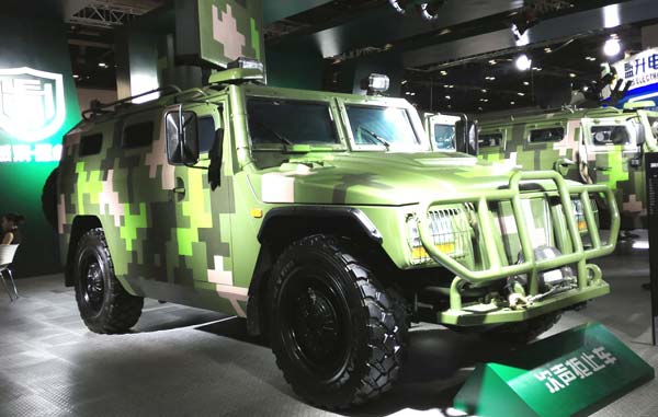 China's military exhibits new equipment at expo