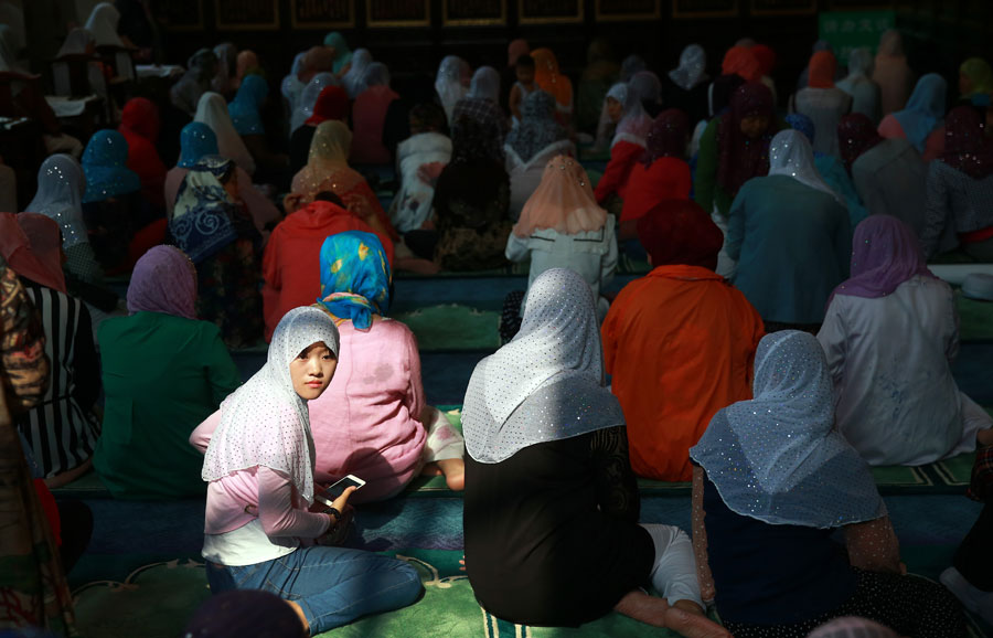 Beijing Muslims mark end of Ramadan