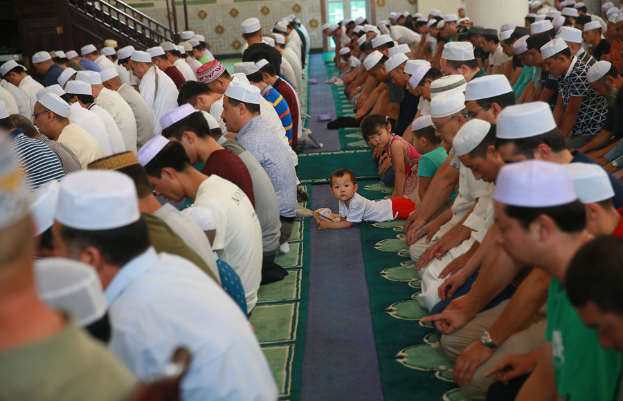 Beijing Muslims mark end of Ramadan