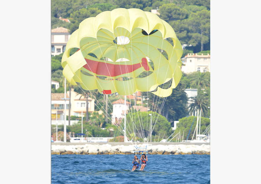 Jet ski or water parasailing, which will you choose?