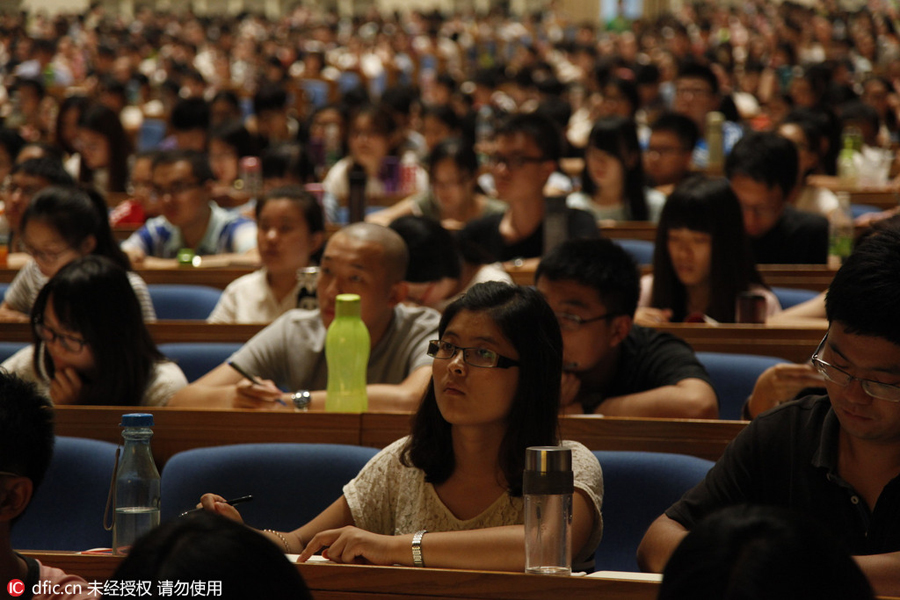 Super-sized class has 3,500 students for postgraduate exam