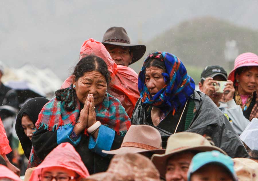 Panchen Lama's sacred ritual draws thousands of devotees