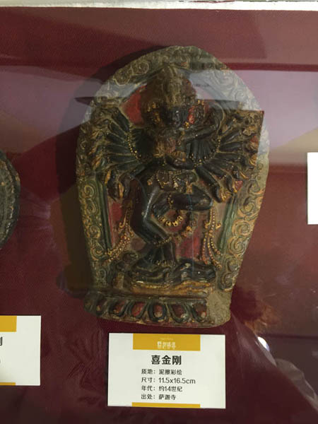 Sacred miniatures go on display in Tibet
