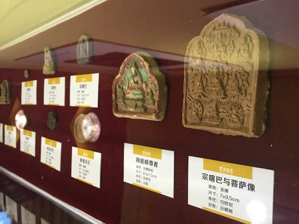 Sacred miniatures go on display in Tibet